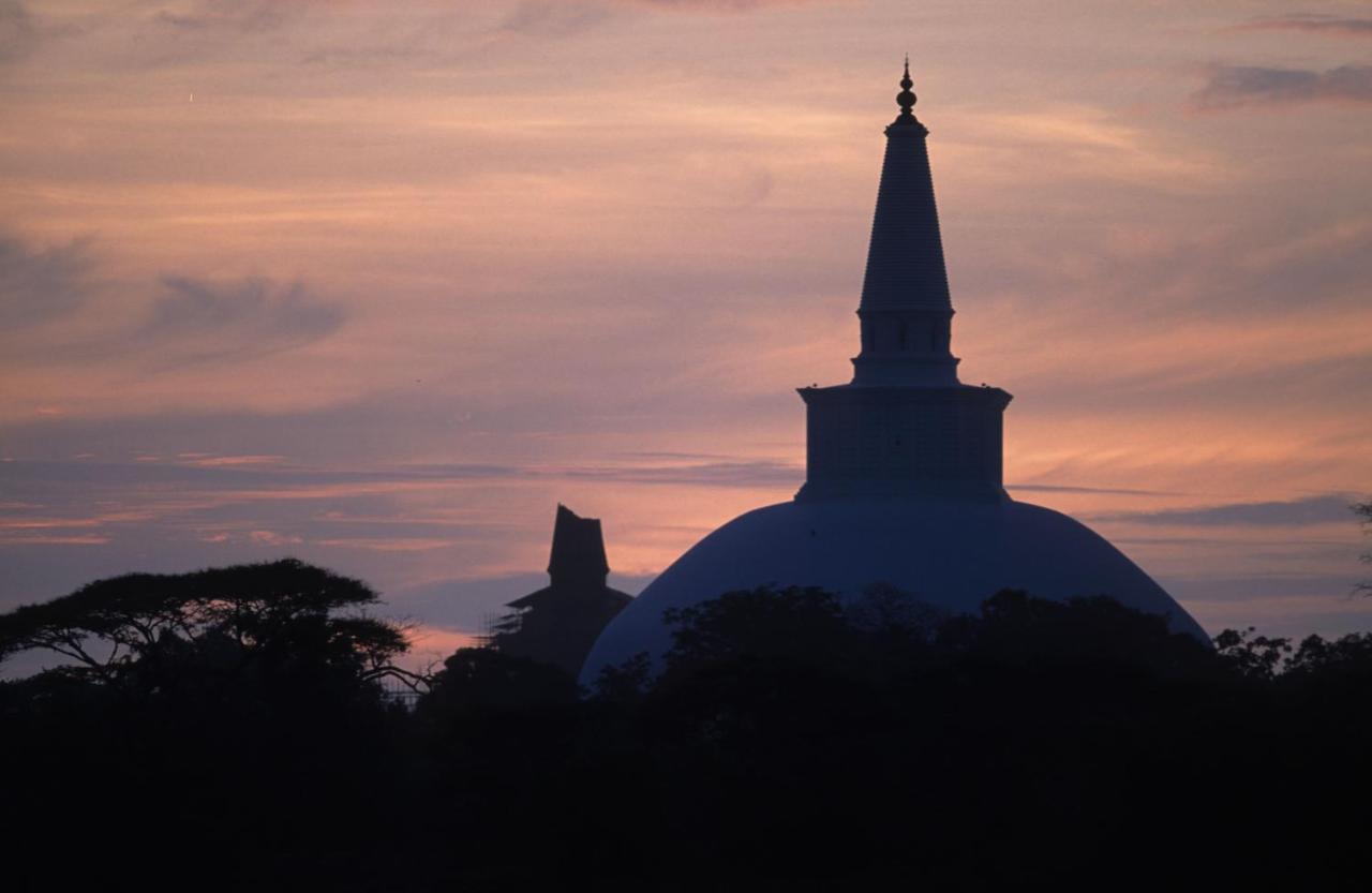 Freedom Palace Hotel Anuradhapura Exterior foto